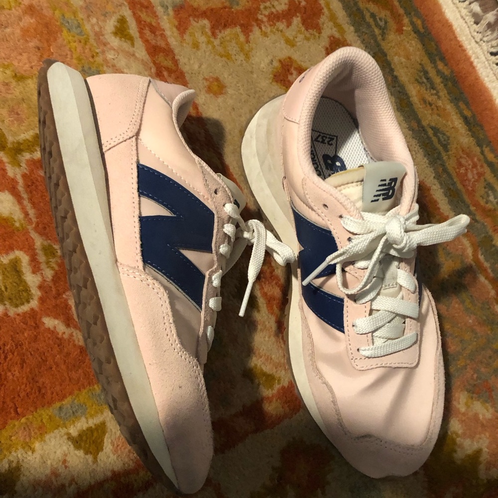 New Balance 237